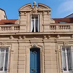 C'est Maison Bleue - A Blue In فندق مبيت وإفطار بوردو