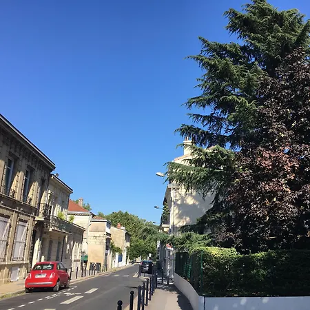C'est Maison Bleue - A Blue In 3* Bordeaux