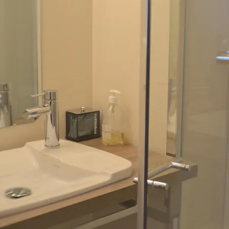 C'est Maison Bleue - A Blue In 3* Bordeaux