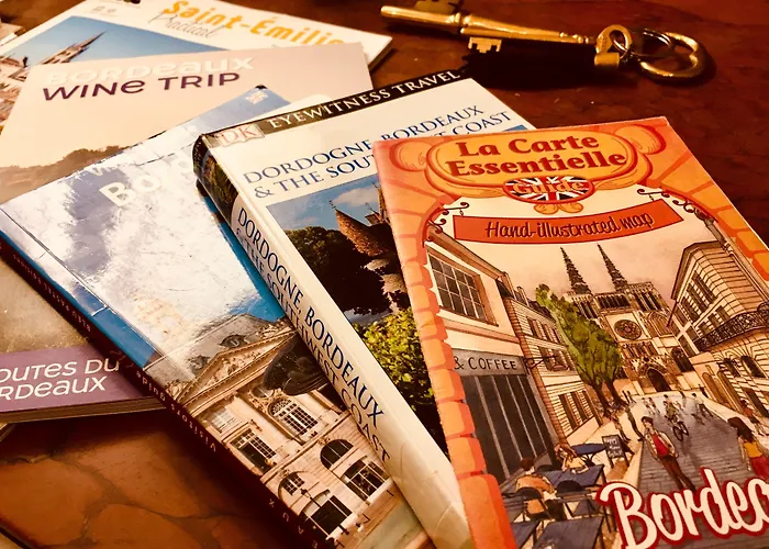 C'est Maison Bleue - A Blue In