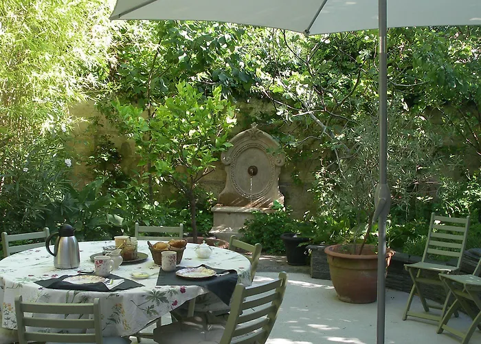 C'est Maison Bleue - A Blue In