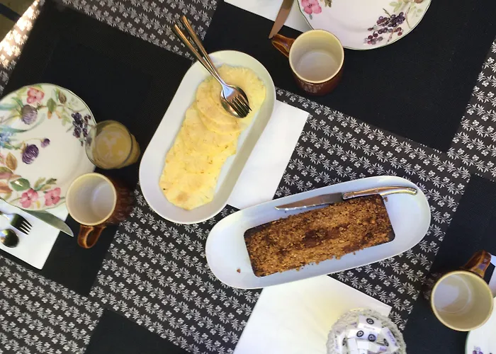 C'est Maison Bleue - A Blue In