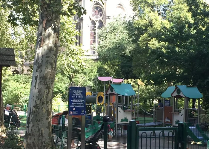 C'est Maison Bleue - A Blue In Alojamento de Acomodação e Pequeno-almoço 3*