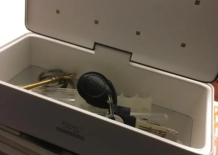 C'est Maison Bleue - A Blue In Bordéus