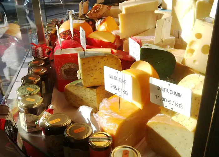 C'est Maison Bleue - A Blue In Bed & Breakfast
