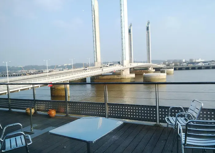 C'est Maison Bleue - A Blue In Alojamento de Acomodação e Pequeno-almoço Bordéus