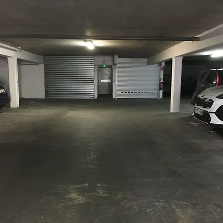 Frühstückspension C'est Maison Bleue - A Blue In Bordeaux