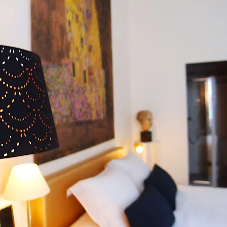 Frühstückspension C'est Maison Bleue - A Blue In Bordeaux