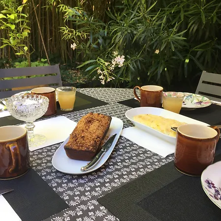 Frühstückspension C'est Maison Bleue - A Blue In