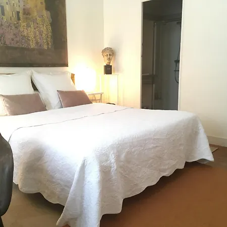 Frühstückspension C'est Maison Bleue - A Blue In