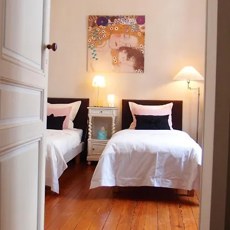 C'est Maison Bleue - A Blue In Frühstückspension Bordeaux