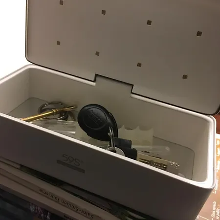 C'est Maison Bleue - A Blue In Bordeaux