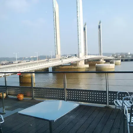 C'est Maison Bleue - A Blue In Frühstückspension Bordeaux