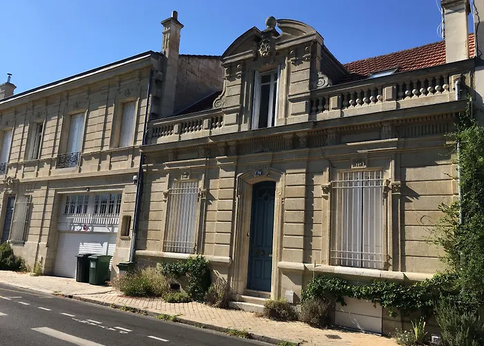 Frühstückspension C'est Maison Bleue - A Blue In 3*