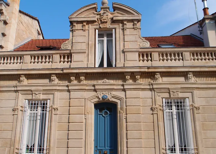 C'est Maison Bleue - A Blue In Frühstückspension Bordeaux