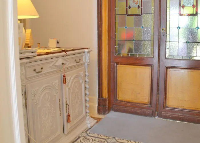 C'est Maison Bleue - A Blue In Frühstückspension 3*