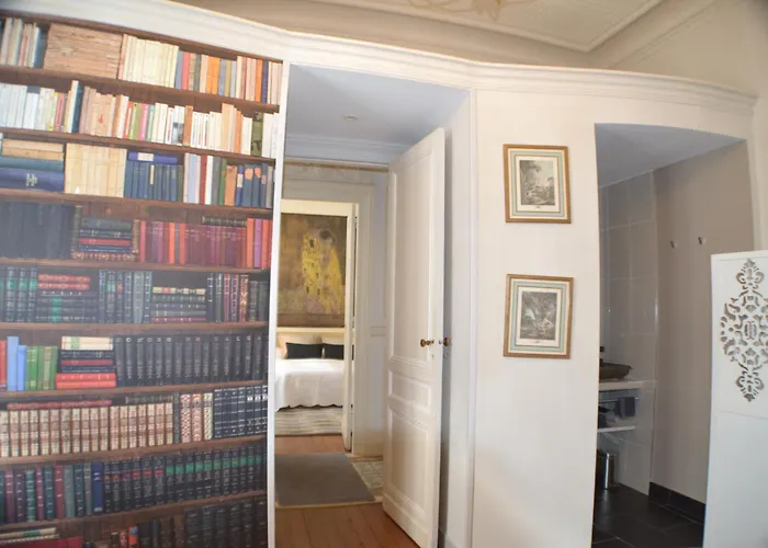 C'est Maison Bleue - A Blue In 3* Bordeaux