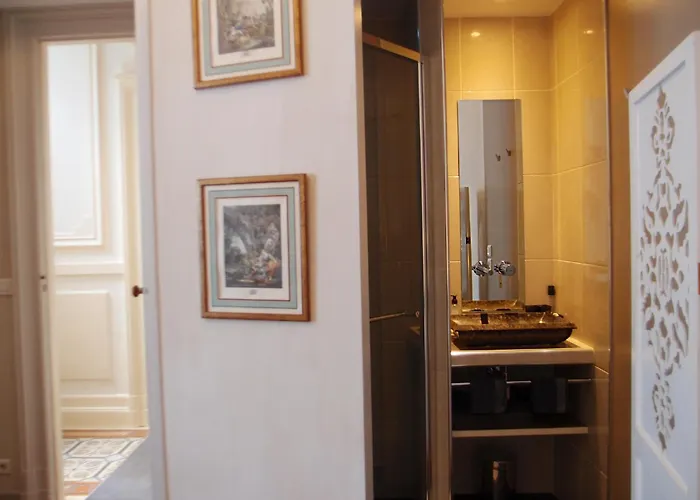 C'est Maison Bleue - A Blue In 3* Bordeaux